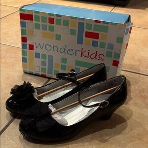 Wonderkids Glossy Black Dress Shoes with Floral Accent